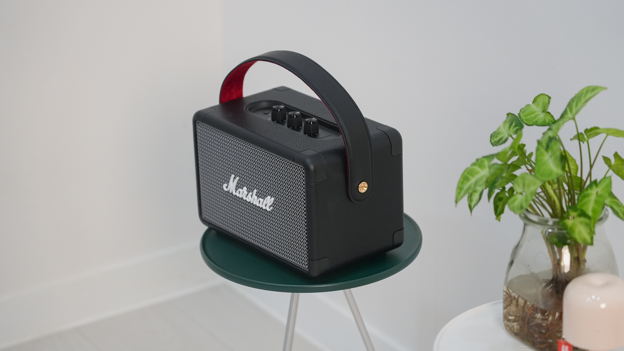 화이트 미니멀 거실