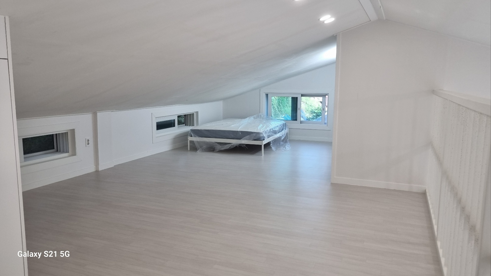 여유로와 복층 다락방